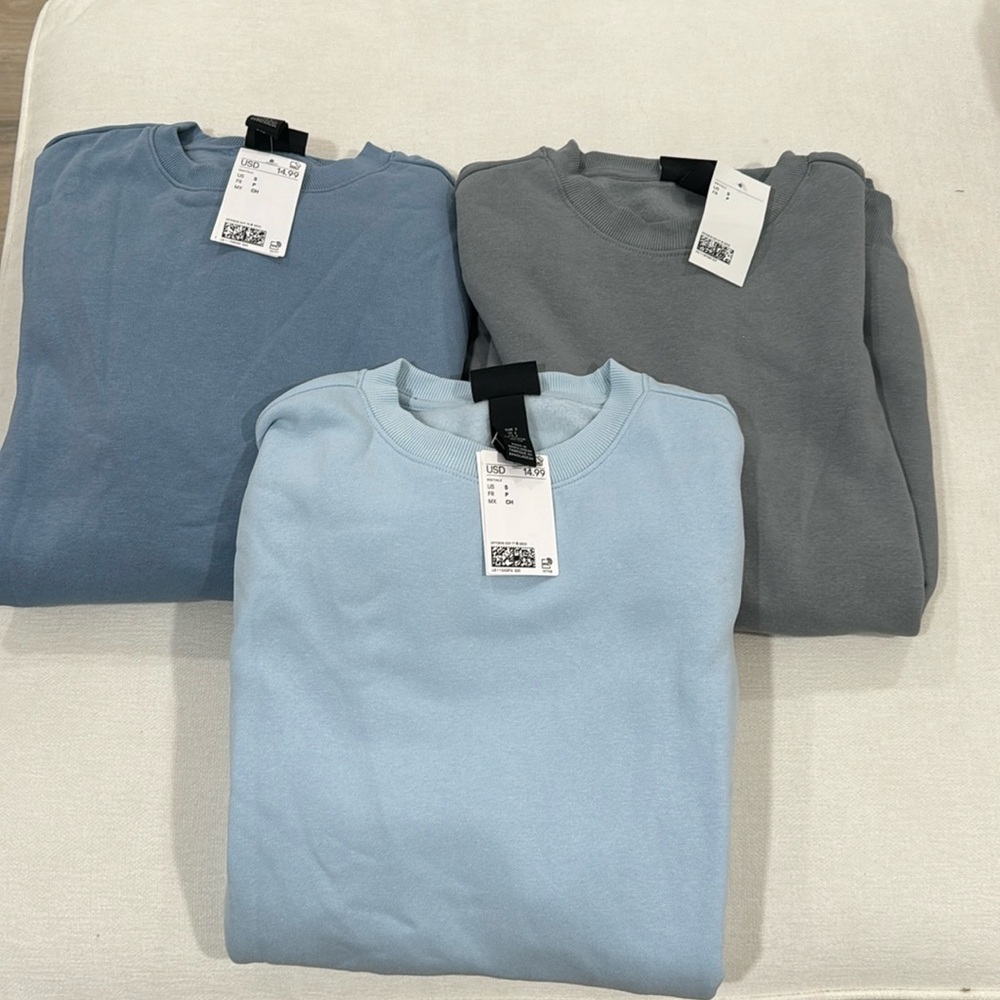 Size Small NWT H&M Crewneck Sweatshirts